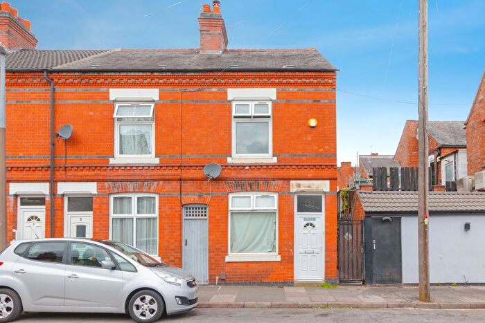 3 Bedroom Terraced House For Sale In Kingston Road, Leicester, LE2