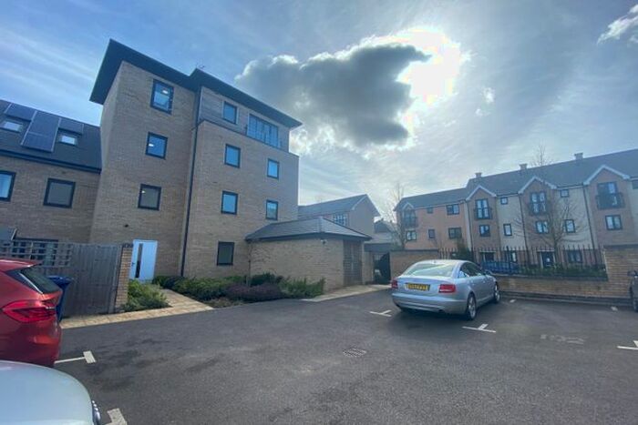 2 Bedroom Flat To Rent In Unwin Square, Cambridge, CB4