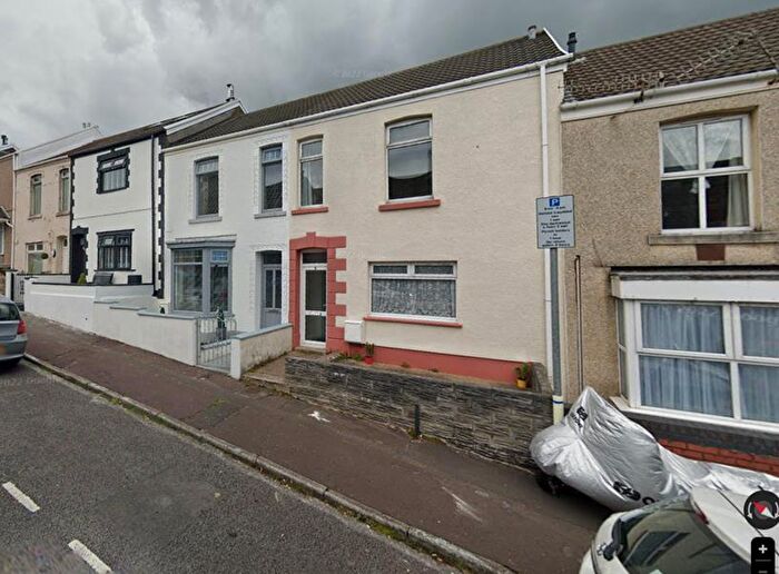 3 Bedroom House To Rent In Pant Street, Swansea, SA1