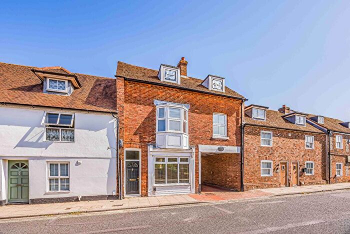 2 Bedroom Maisonette For Sale In Jacobs Court, West Street, Havant, PO9