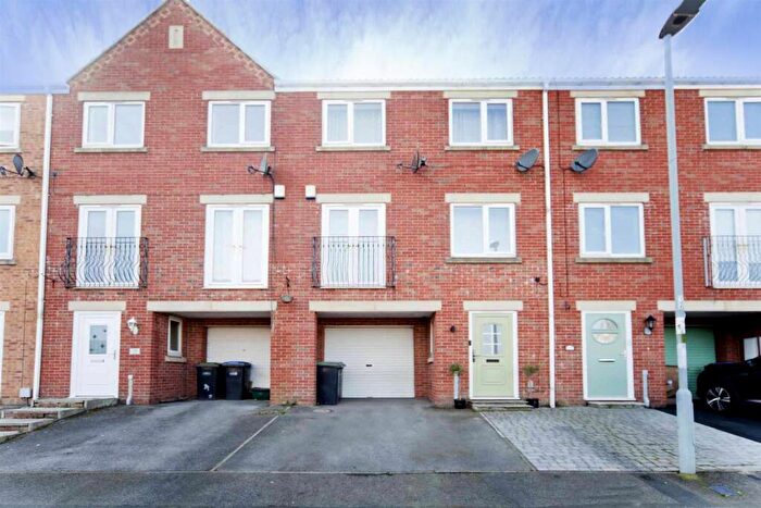 4 Bedroom Town House For Sale In Ashwood Meadows, Horden, Peterlee, SR8