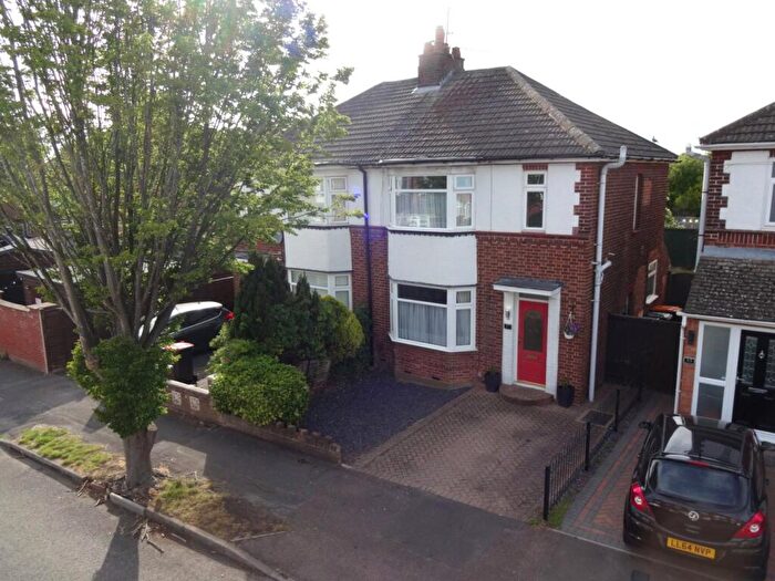 3 Bedroom Semi Detached House For Sale In Douglas Crescent, Houghton Regis, Dunstable, Bedfordshire, LU5
