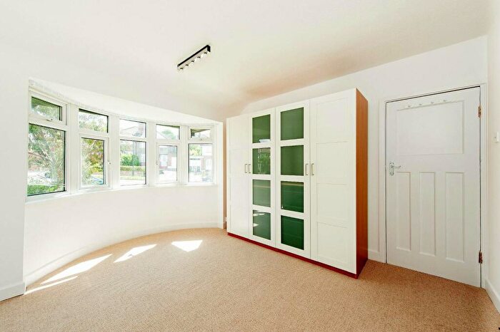 5 Bedroom House To Rent In Alverstone Road, Wembley, HA9