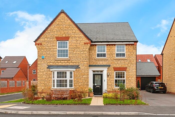 4 Bedroom Detached House For Sale In Basil Drive, Melksham, SN12