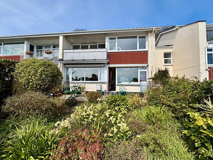 2 Bedroom Flat For Sale In Quarry Gardens, Tredarvah, TR18