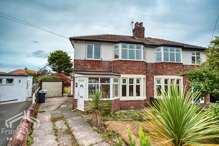3 Bedroom Semi Detached House For Sale In Kingsmere Avenue, Lytham St. Annes, Lancashire, FY8
