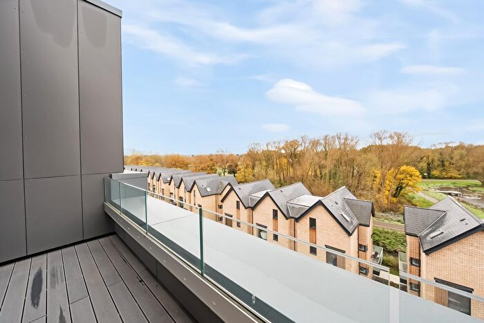 2 Bedroom Flat To Rent In Hampton Place, Ashford, TN23