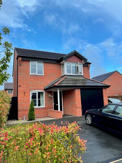 3 Bedroom Detached House To Rent In Simmons Close, St Helens, WA10