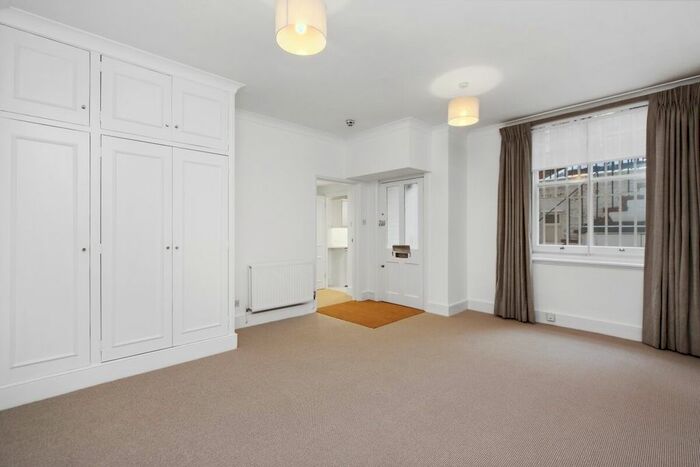 Studio To Rent In Sloane Gardens, London SW1W