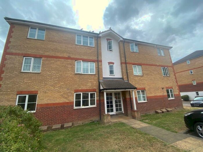 2 Bedroom Flat To Rent In South Street, Romford, RM1