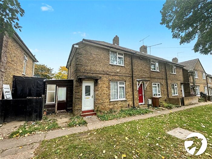 3 Bedroom End Terrace House For Sale In Darnley Road, Rochester, Kent, ME2