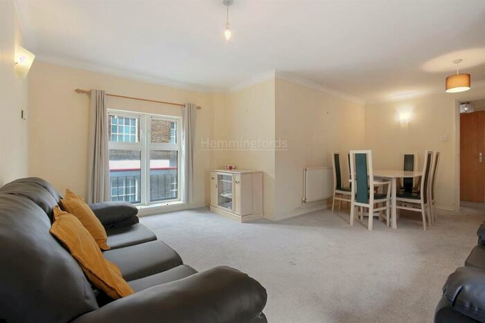 3 Bedroom Apartment To Rent In St John Street, London, EC1V
