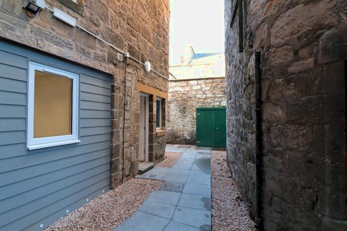 Studio To Rent In Upper Craigs, Stirling, FK8