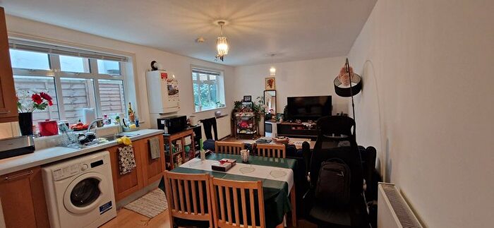 1 Bedroom Flat To Rent In High Road, London, N22