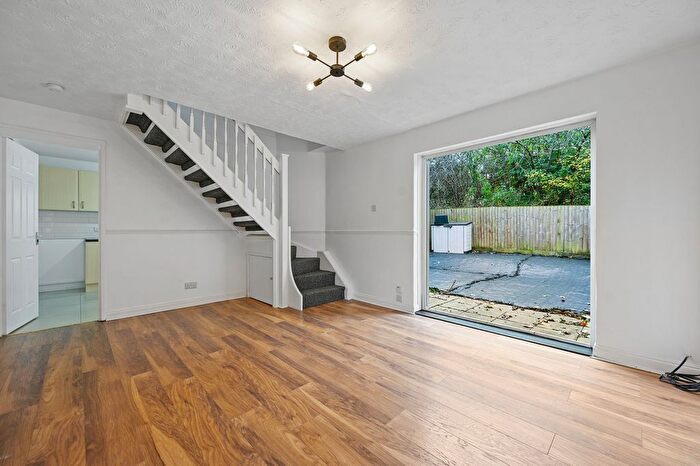 2 Bedroom Terraced House To Rent In Gilderdale, Luton, LU4