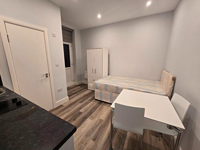 Studio To Rent In Alexandra Grove, London, N4