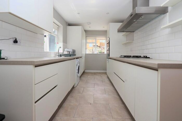 1 Bedroom House To Rent In Eric Street, London, E3