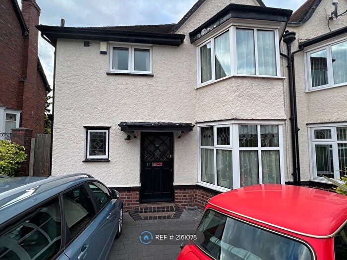 4 Bedroom Semi-Detached House To Rent In Philip Victor Road, Birmingham, B20
