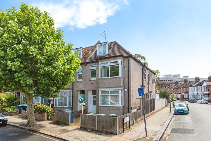 2 Bedroom Flat For Sale In Welldon Crescent, Harrow, HA1