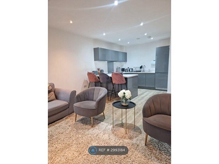 2 Bedroom Flat To Rent In Mitcham Road, Croydon, CR0
