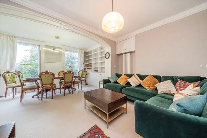 2 Bedroom Flat To Rent In Brixton Road, London, SW9