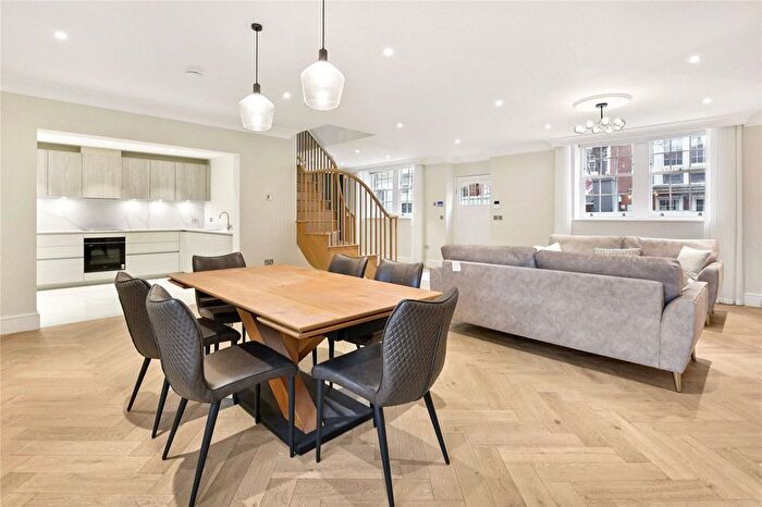 3 Bedroom Flat To Rent In Devonshire Street, London, W1G