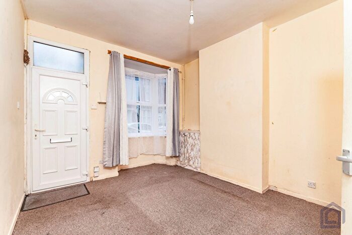 3 Bedroom Terraced House For Sale In , Reginald Road, Birmingham, B8