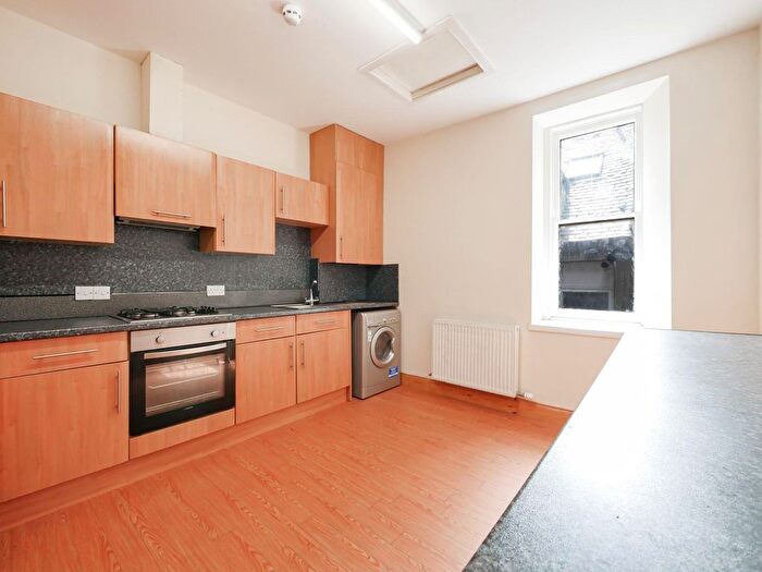 3 Bedroom Flat To Rent In Reform Street, Dundee (City Centre-Near Boots), DD1