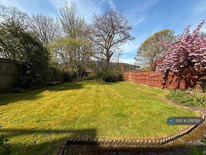 1 Bedroom Flat To Rent In Moorfield Road, Manchester, M20