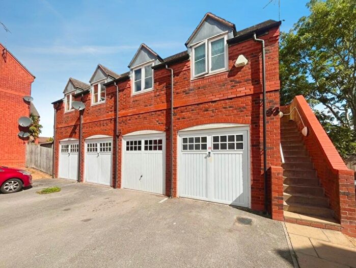 1 Bedroom Apartment For Sale In Packhorse Road, Stratford-upon-Avon, Warwickshire, CV37