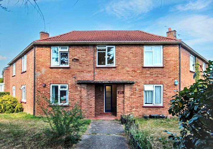 2 Bedroom Flat For Sale In Penn Drive, Denham, Uxbridge, Middlesex, UB9