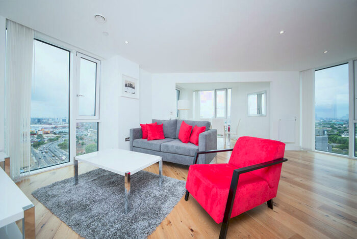 3 Bedroom Apartment To Rent In High Street, London, E15