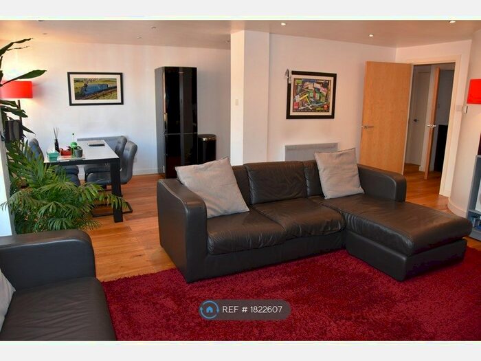 2 Bedroom Flat To Rent In Park Place, Leeds, LS1