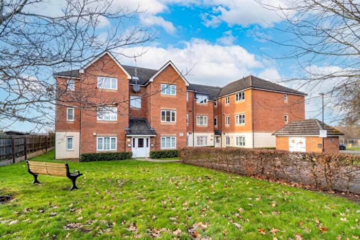 2 Bedroom Flat To Rent In Eaton Way, Borehamwood, WD6