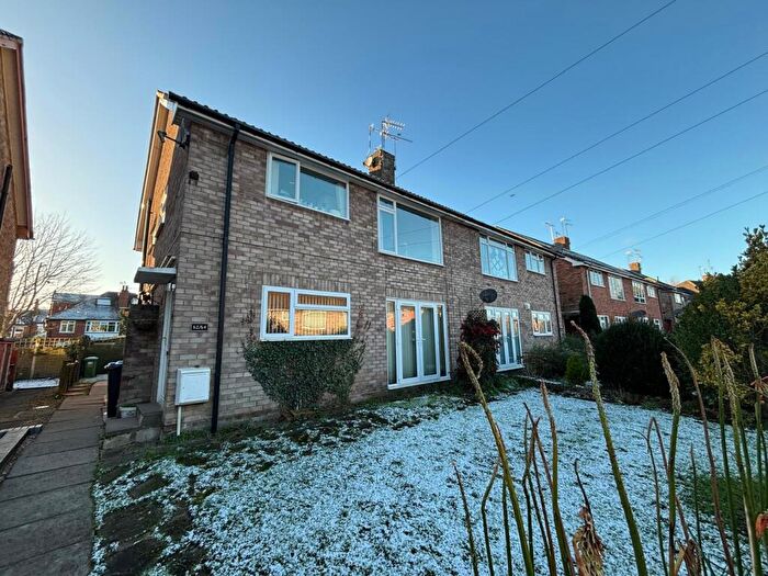 3 Bedroom Maisonette To Rent In Coniston Road, Leamington Spa, CV32