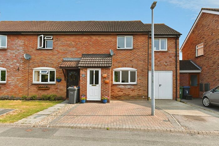 4 Bedroom Semi-Detached House For Sale In Holland Close, Chippenham, SN15