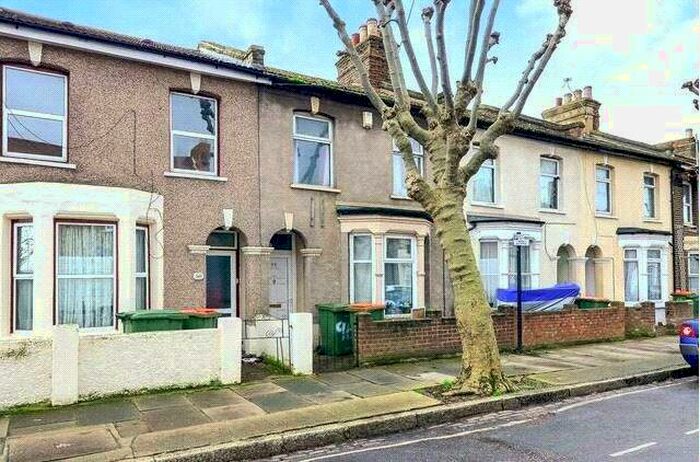 1 Bedroom Apartment To Rent In Colegrave Road, Stratford, E15