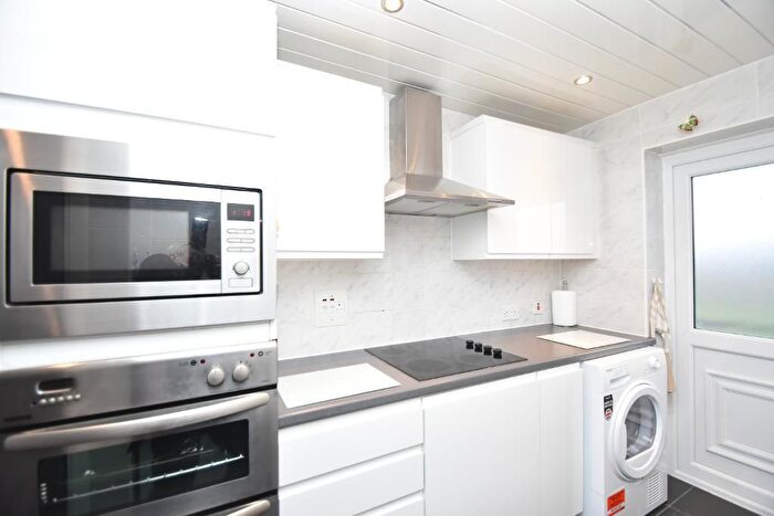 2 Bedroom Flat For Sale In Friarscroft, Kirkintilloch, Glasgow, G66