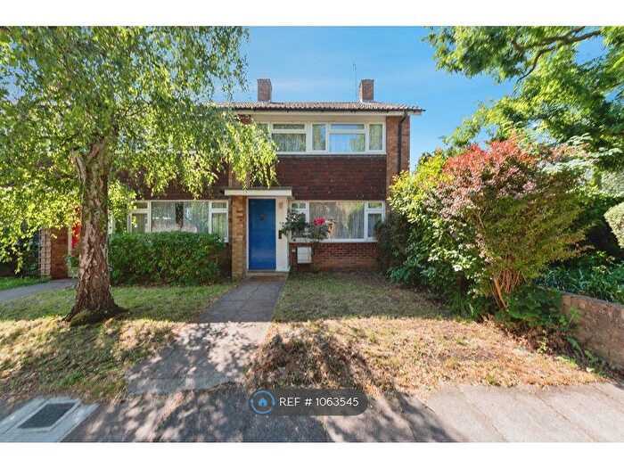 4 Bedroom End Of Terrace House To Rent In Breamwater Gardens, Richmond, TW10