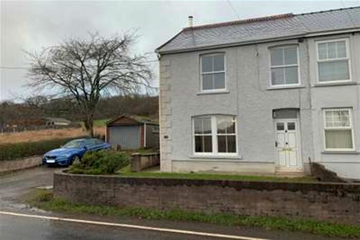 3 Bedroom House To Rent In Heol Blaenhirwaun, Drefach, SA14
