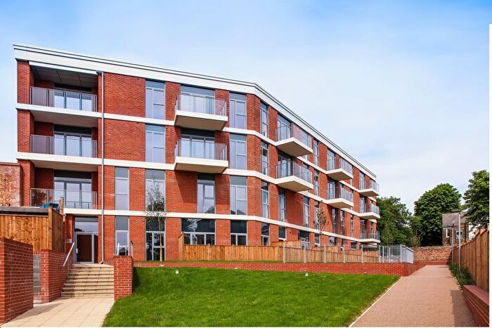 3 Bedroom Flat To Rent In ( Bed) Torridon House, Churchfield Road, London, W3