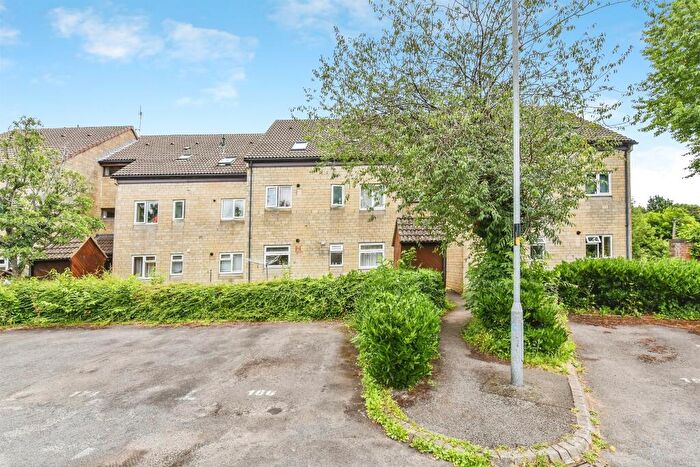2 Bedroom Flat For Sale In Charter Road, Chippenham, SN15