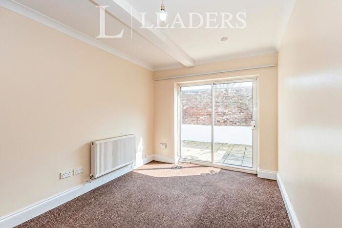 1 Bedroom Apartment To Rent In Kingston Road, Portsmouth, PO2
