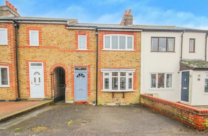 2 Bedroom Terraced House To Rent In Kings Chase, Brentwood, Essex, CM14