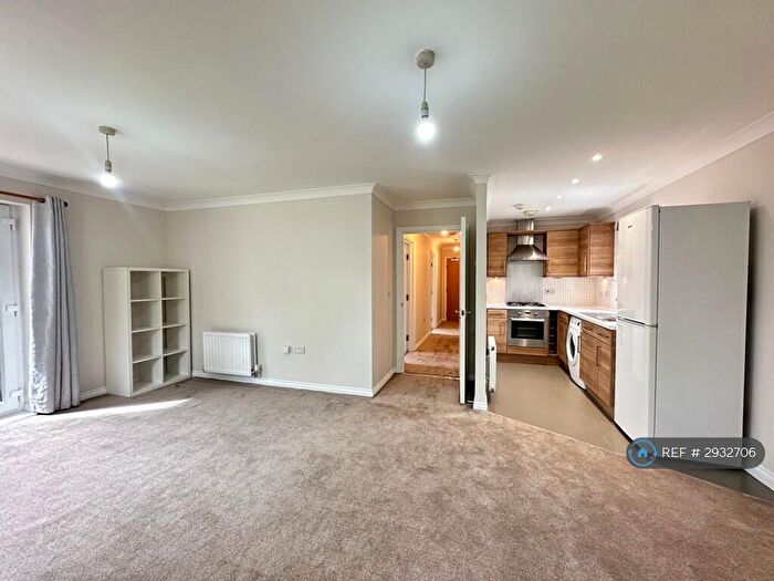 2 Bedroom Flat To Rent In Fenham, Newcastle Upon Tyne, NE4