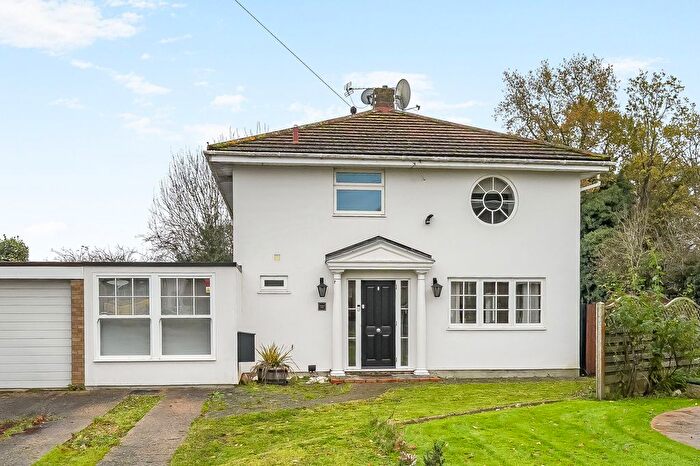 5 Bedroom Semi Detached House For Sale In Linden Crescent, St. Albans, AL1