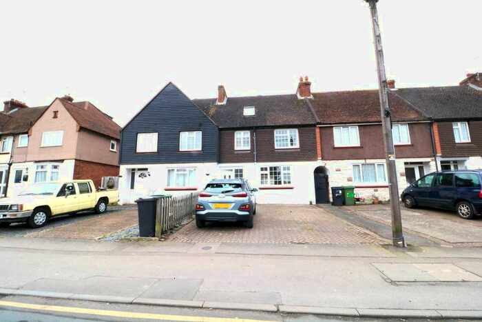 4 Bedroom Terraced House To Rent In Upper Road, Maidstone, ME15