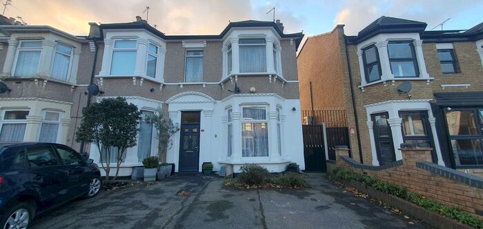 1 Bedroom Flat To Rent In Selborne Road, Ilford, Essex, IG1