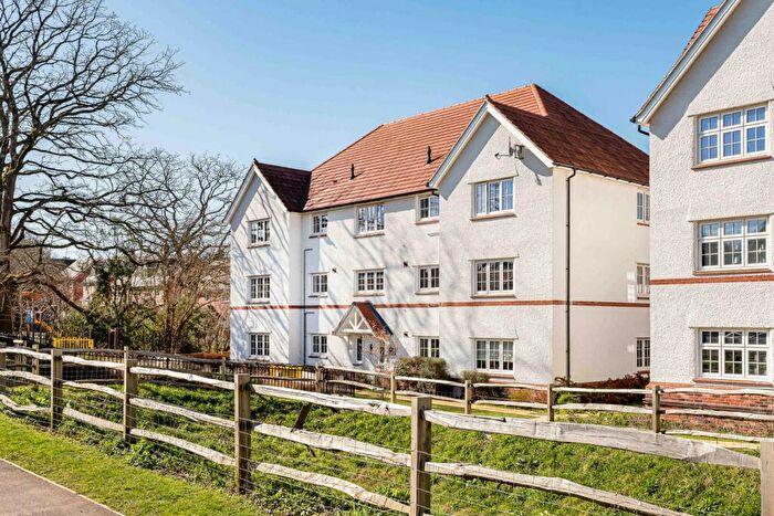 2 Bedroom Flat For Sale In Heron Way, Liphook, Hampshire, GU30