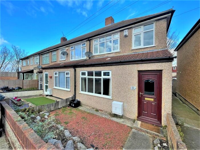 3 Bedroom End Of Terrace House To Rent In Lavinia Road, Dartford, Kent, DA1